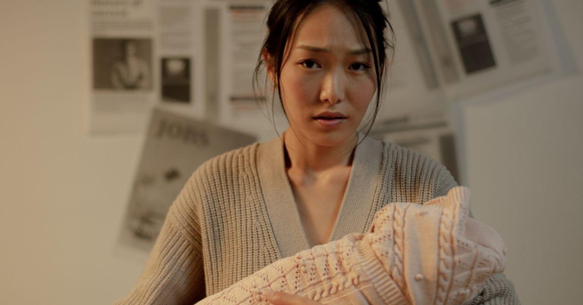 Ажил хийх үү, хүүхдээ өсгөх үү?